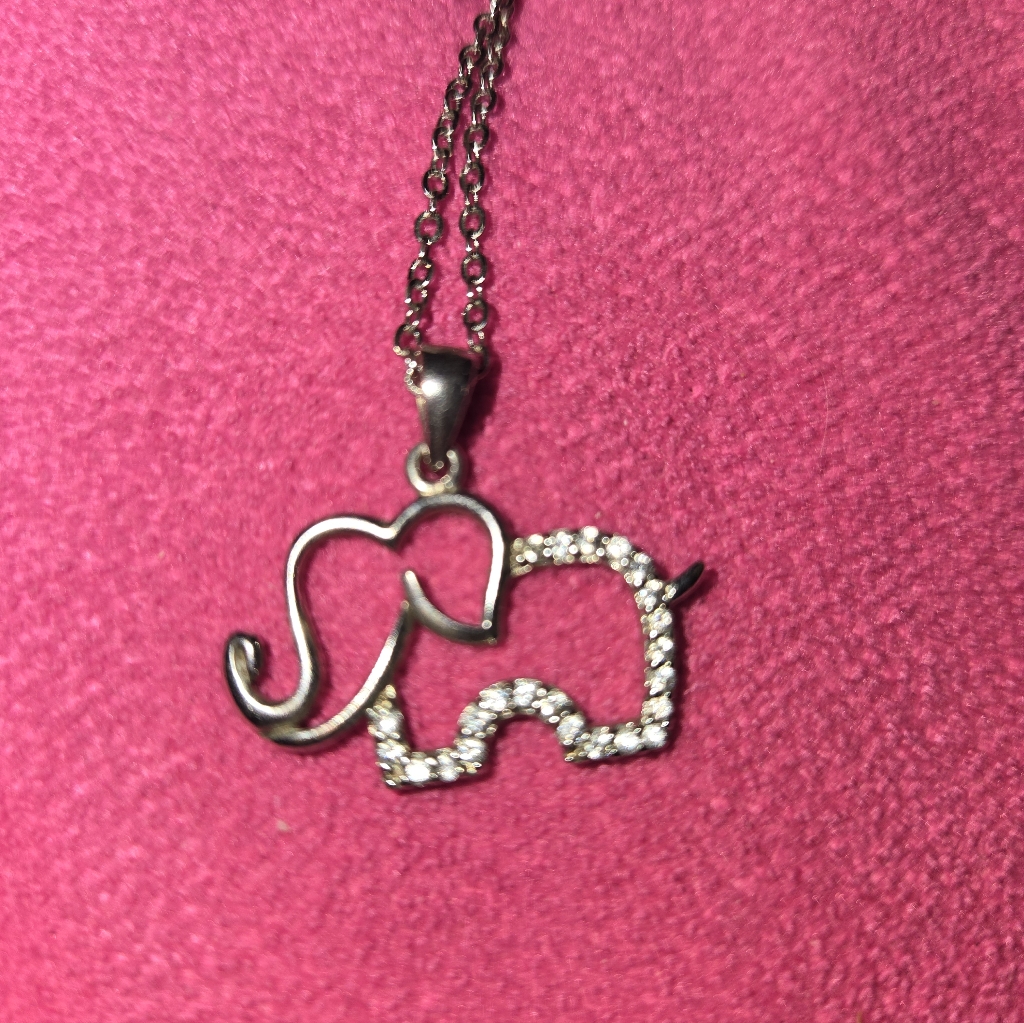 Silver Tone Elephant Pendant Necklace 18$